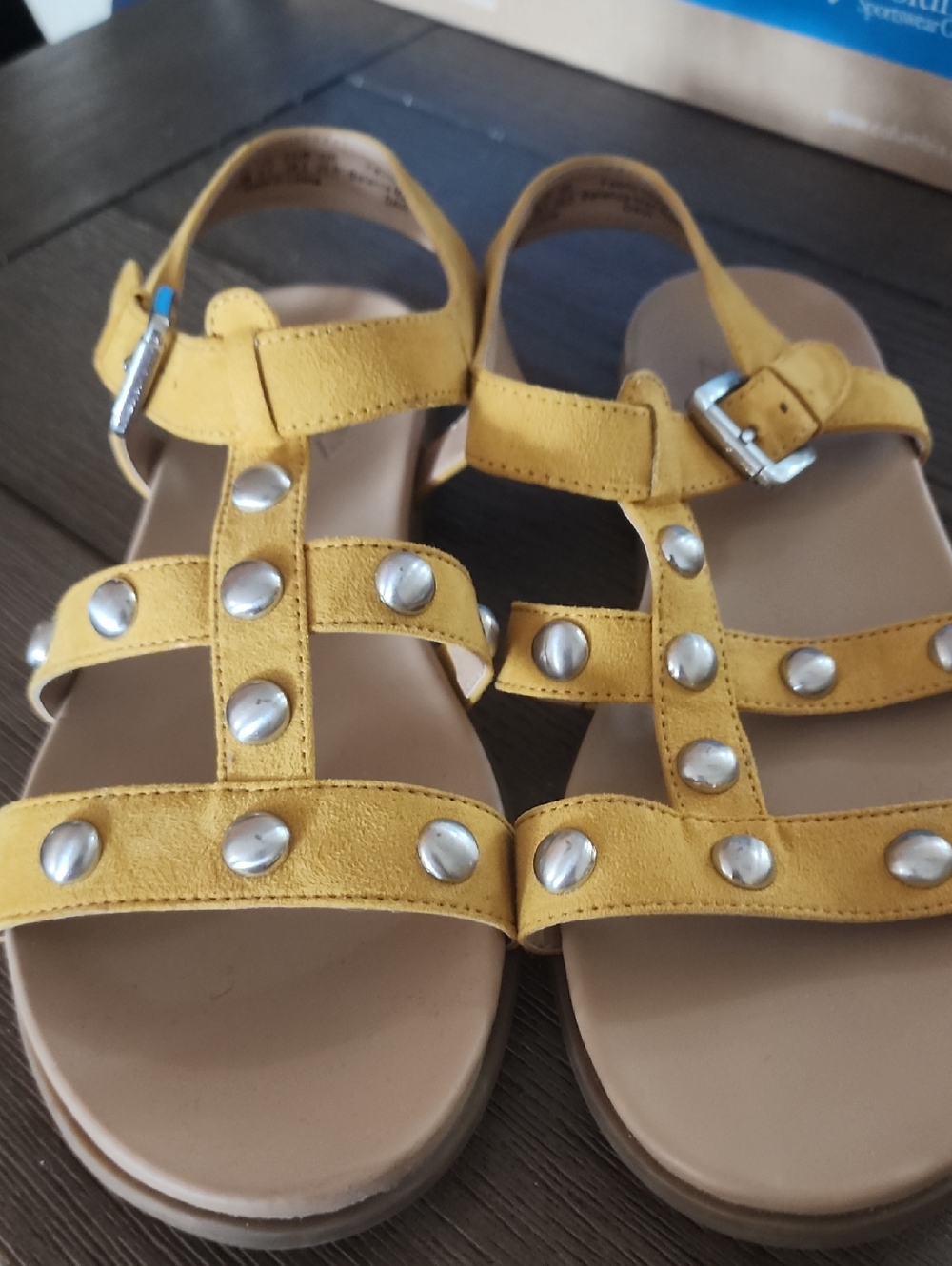 Naturalizer Leather Ssndals
